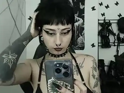 Snapshot of n0sferatus__ chatting on 09-24-25, 02:37 n0sferatus online show from 09-24-25, 02:37