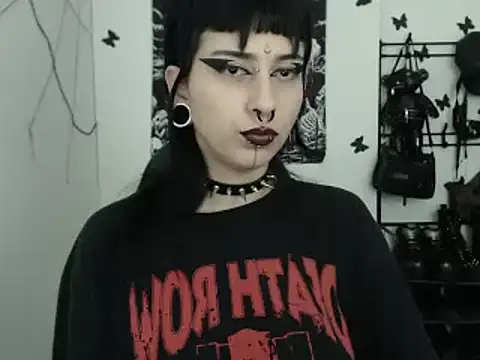 Snapshot of n0sferatus__ chatting on 11-06-25, 11:44 n0sferatus online show from 11-06-25, 11:44