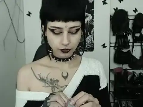 Snapshot of n0sferatus__ chatting on 12-20-25, 03:46 n0sferatus online show from 12-20-25, 03:46