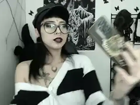 Snapshot of n0sferatus__ chatting on 01-12-26, 04:18 n0sferatus online show from 01-12-26, 04:18