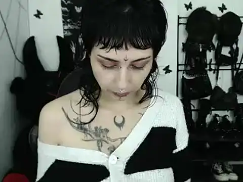 Snapshot of n0sferatus__ chatting on 02-19-26, 04:08 n0sferatus online show from 02-19-26, 04:08