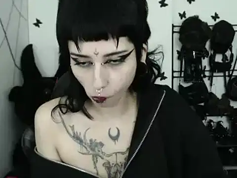 Snapshot of n0sferatus__ chatting on 02-25-26, 03:05 n0sferatus online show from 02-25-26, 03:05