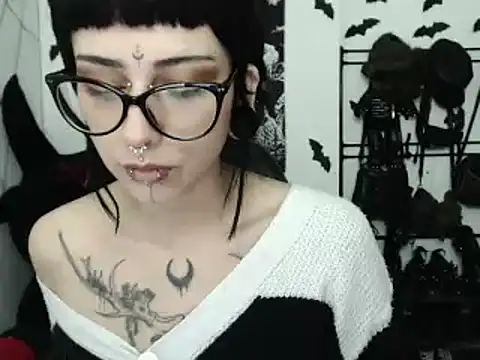 Snapshot of n0sferatus__ chatting on 03-12-26, 01:56 n0sferatus online show from 03-12-26, 01:56