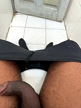 Snapshot of Black-mamba-madingo chatting on 11-26-25, 11:33 Black-mamba-madingo online show from 11-26-25, 11:33