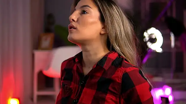 KellyMathews online show from 09-26-25, 02:04