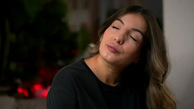 KellyMathews online show from 04-29-26, 02:26