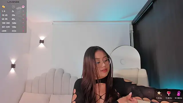 AmberLewis  online show from 04-30-26, 12:06