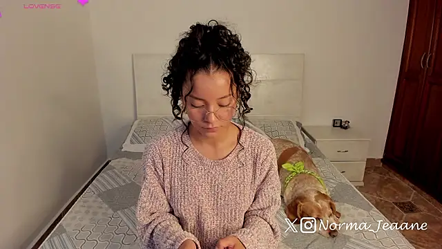 Norma-Jeaane online show from 02-04-26, 12:33