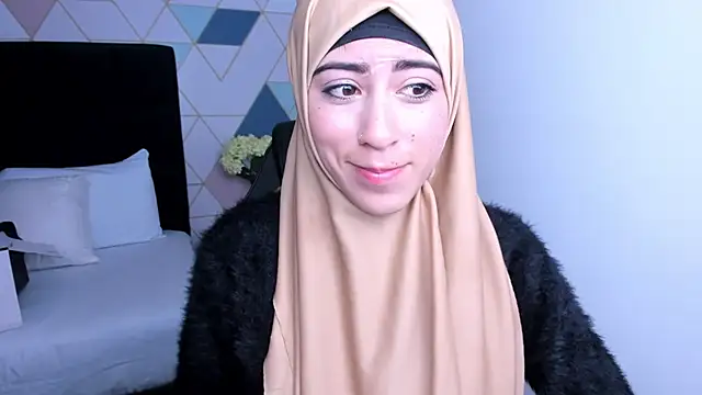 chaymae nah  online show from 01-21-25, 03:21