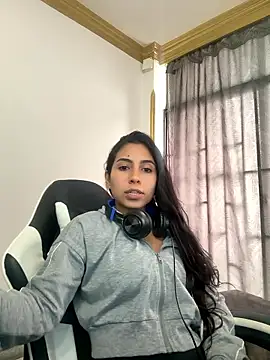 Snapshot of bella-black chatting on 01-13-26, 03:06 bella-black online show from 01-13-26, 03:06