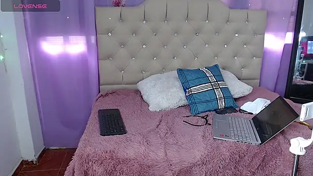 ameliefederline11 online show from 03-18-25, 08:48