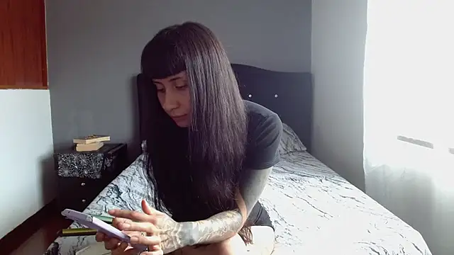Emilia 1995 online show from 06-15-26, 06:10