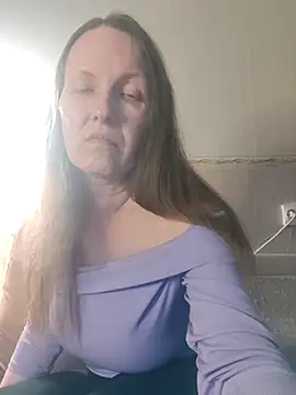 Snapshot of Evelina_cute chatting on 01-14-25, 04:50 Evelina cute online show from 01-14-25, 04:50