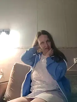 Snapshot of Evelina_cute chatting on 02-25-25, 06:53 Evelina cute online show from 02-25-25, 06:53