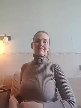 Snapshot of Evelina_cute chatting on 09-10-25, 07:19 Evelina cute online show from 09-10-25, 07:19