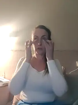 Snapshot of Evelina_cute chatting on 09-22-25, 08:11 Evelina cute online show from 09-22-25, 08:11