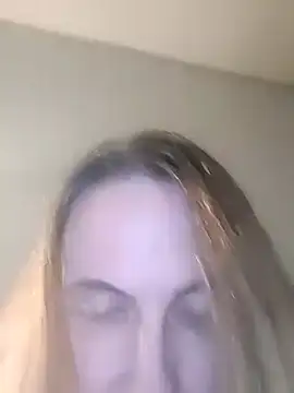 Snapshot of Evelina_cute chatting on 11-08-25, 03:12 Evelina cute online show from 11-08-25, 03:12