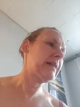 Snapshot of Evelina_cute chatting on 11-14-25, 08:35 Evelina cute online show from 11-14-25, 08:35