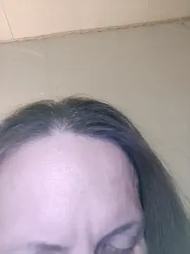 Snapshot of Evelina_cute chatting on 11-17-25, 08:03 Evelina cute online show from 11-17-25, 08:03