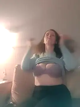 Snapshot of Evelina_cute chatting on 11-20-25, 05:56 Evelina cute online show from 11-20-25, 05:56