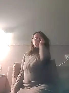 Snapshot of Evelina_cute chatting on 11-28-25, 03:47 Evelina cute online show from 11-28-25, 03:47