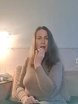 Snapshot of Evelina_cute chatting on 12-02-25, 12:43 Evelina cute online show from 12-02-25, 12:43