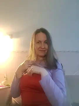 Snapshot of Evelina_cute chatting on 12-21-25, 12:23 Evelina cute online show from 12-21-25, 12:23