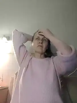 Snapshot of Evelina_cute chatting on 01-05-26, 07:06 Evelina cute online show from 01-05-26, 07:06