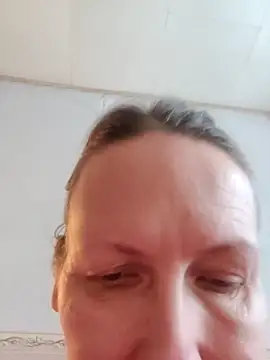 Snapshot of Evelina_cute chatting on 01-14-26, 09:37 Evelina cute online show from 01-14-26, 09:37