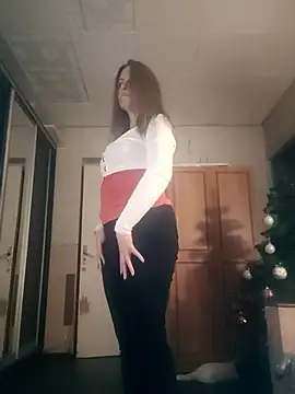 Snapshot of Evelina_cute chatting on 01-18-26, 05:17 Evelina cute online show from 01-18-26, 05:17