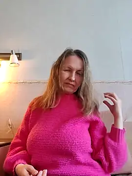 Snapshot of Evelina_cute chatting on 02-07-26, 07:34 Evelina cute online show from 02-07-26, 07:34