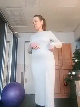 Snapshot of Evelina_cute chatting on 02-10-26, 01:37 Evelina cute online show from 02-10-26, 01:37