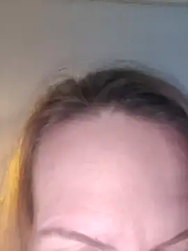 Snapshot of Evelina_cute chatting on 02-12-26, 02:34 Evelina cute online show from 02-12-26, 02:34