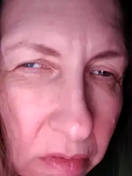 Snapshot of Evelina_cute chatting on 03-04-26, 03:51 Evelina cute online show from 03-04-26, 03:51