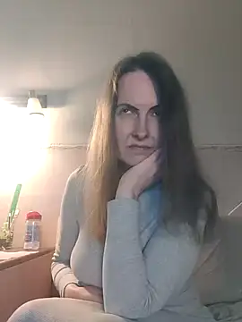 Snapshot of Evelina_cute chatting on 03-09-26, 06:56 Evelina cute online show from 03-09-26, 06:56