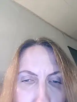 Snapshot of Evelina_cute chatting on 03-10-26, 04:12 Evelina cute online show from 03-10-26, 04:12