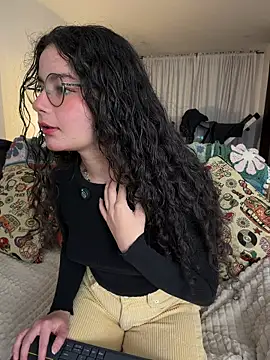 Snapshot of Antoniart_ chatting on 02-18-26, 03:46 Antoniart online show from 02-18-26, 03:46