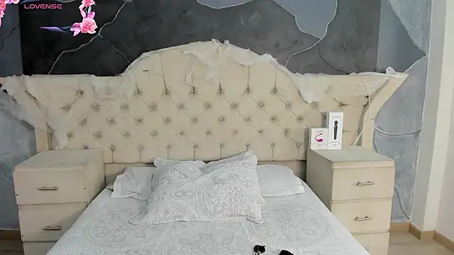 AmberGreyy  online show from 10-17-25, 05:59