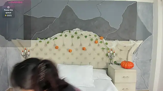 AmberGreyy  online show from 10-31-25, 05:25