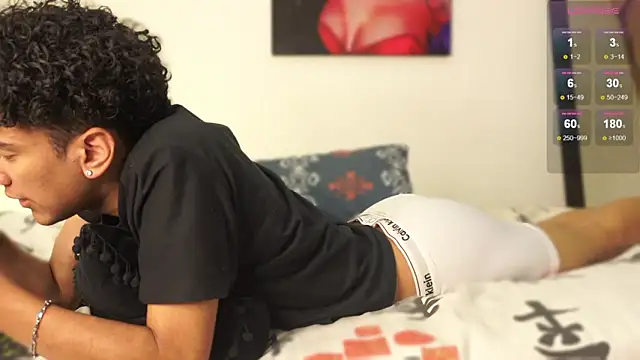 Snapshot of harrytwink18 chatting on 12-09-24, 04:15 harrytwink18 online show from 12-09-24, 04:15