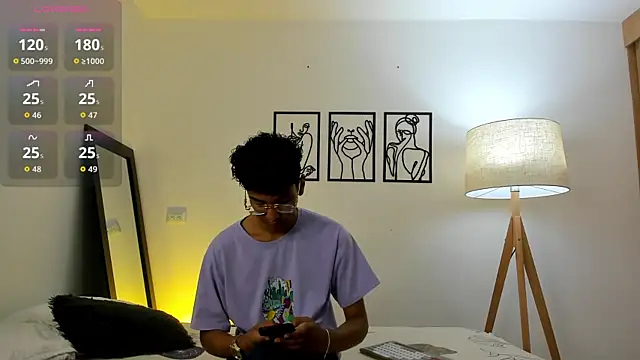 Snapshot of harrytwink18 chatting on 01-10-26, 05:58 harrytwink18 online show from 01-10-26, 05:58