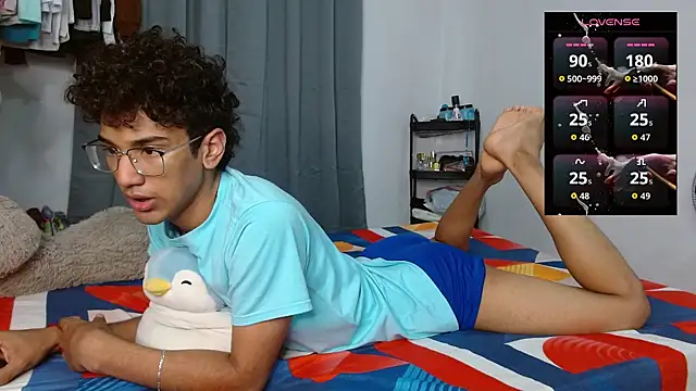 Snapshot of harrytwink18 chatting on 02-07-26, 12:03 harrytwink18 online show from 02-07-26, 12:03