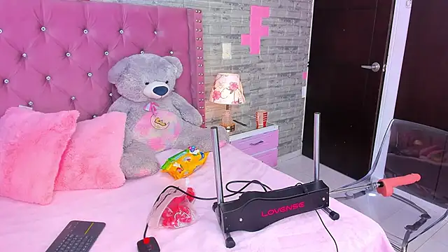 Snapshot of IsabellaBromsS chatting on 02-14-25, 09:21 IsabellaBromsS online show from 02-14-25, 09:21