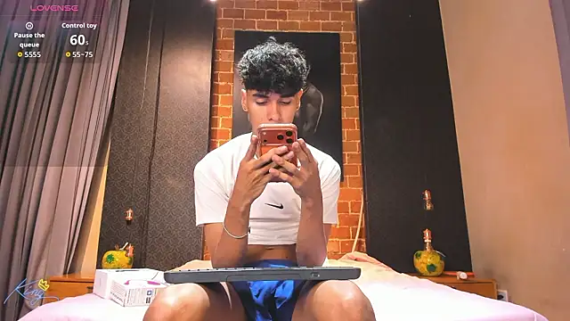 Snapshot of andrewortix chatting on 03-08-26, 10:35 andrewortix online show from 03-08-26, 10:35