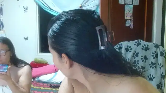 Snapshot of clayre_and_jill chatting on 10-08-25, 11:02 clayre and jill online show from 10-08-25, 11:02