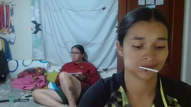 Snapshot of clayre_and_jill chatting on 11-14-25, 04:11 clayre and jill online show from 11-14-25, 04:11