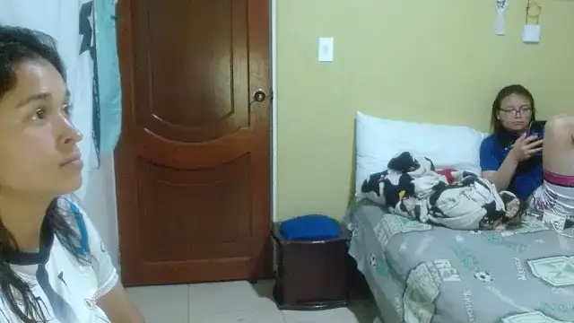 Snapshot of clayre_and_jill chatting on 04-08-26, 04:34 clayre and jill online show from 04-08-26, 04:34