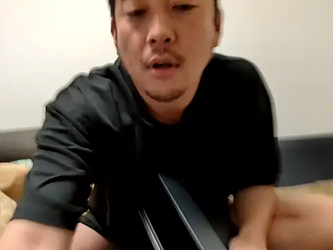 Snapshot of KOUHEY2023 chatting on 04-01-26, 08:28 KOUHEY2023 online show from 04-01-26, 08:28