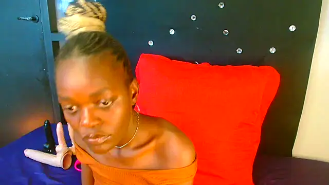 Snapshot of VANESAAMBER23 chatting on 09-17-25, 11:12 VANESAAMBER23 online show from 09-17-25, 11:12