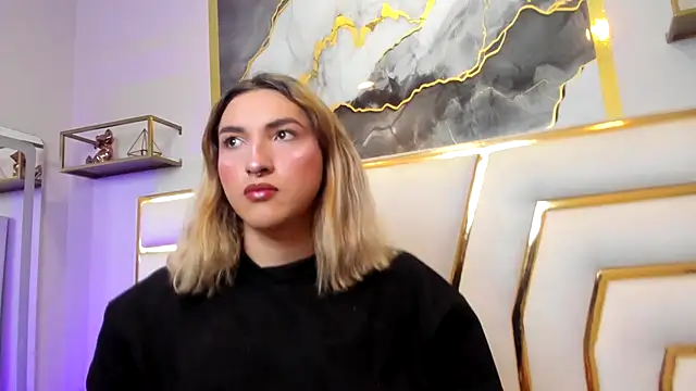 Snapshot of TomLondon_ chatting on 12-16-25, 02:44 TomLondon online show from 12-16-25, 02:44